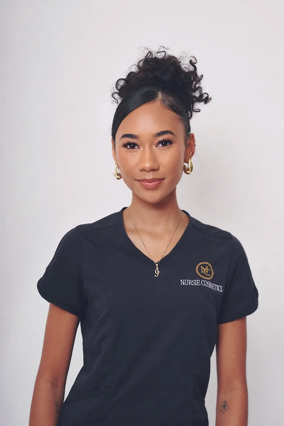 A member of the Nursie Cosmetics team